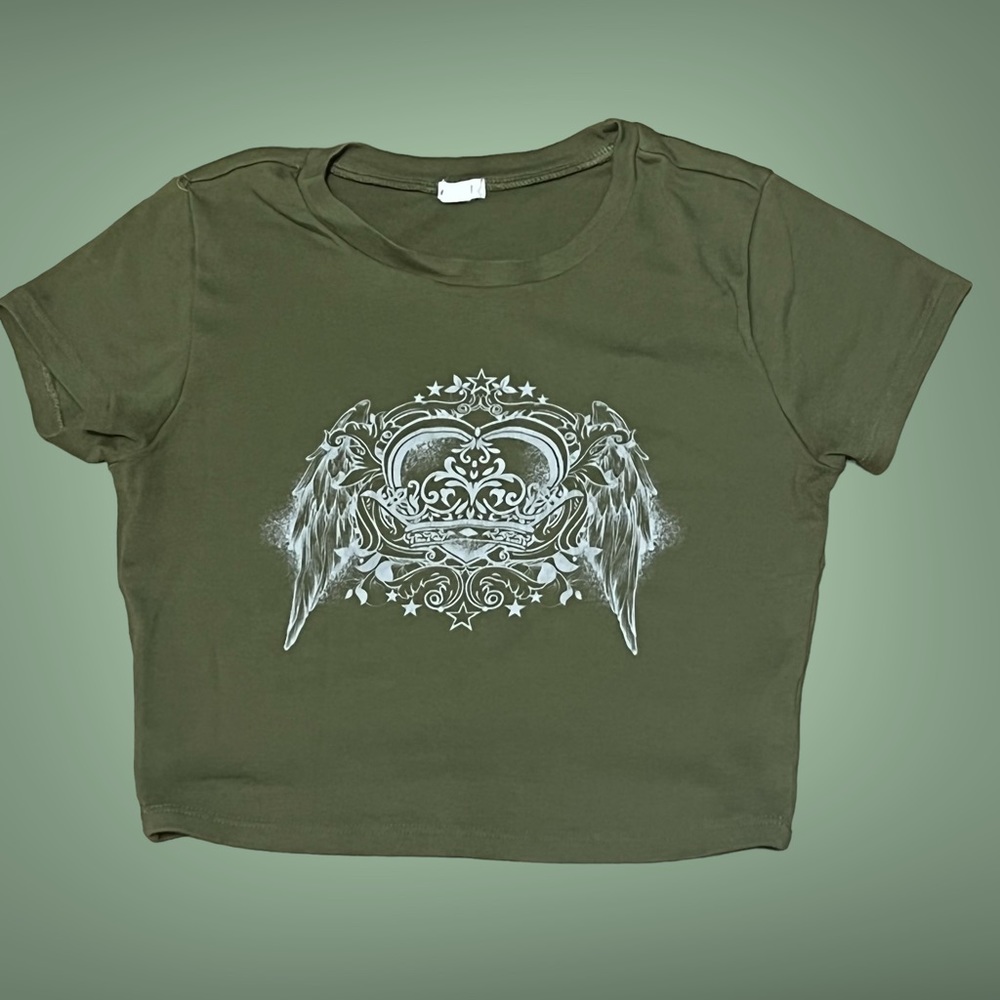~garage green baby tee with crown design~